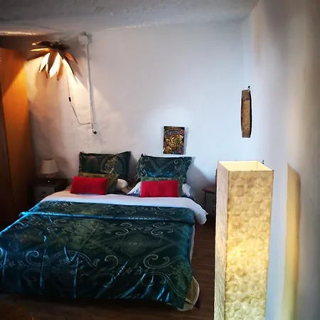Pensionat Zen Y Cueva Refugio